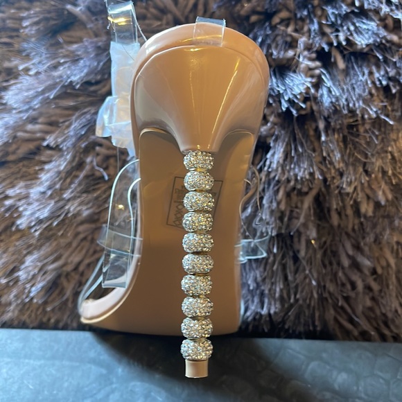 Nude Heels - Picture 3 of 9